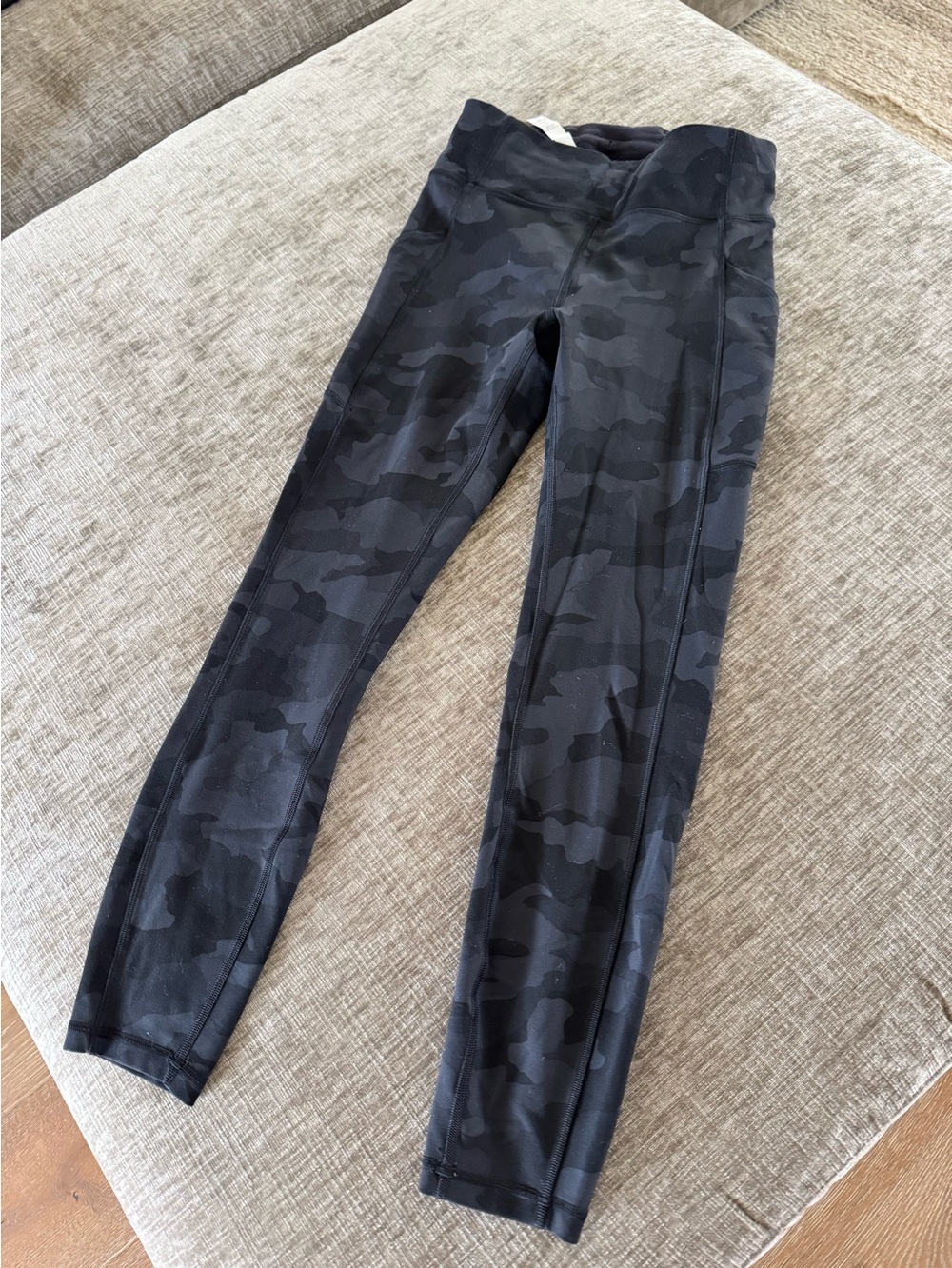 lululemon Women’s Dark Gray/Black Camo Leggings